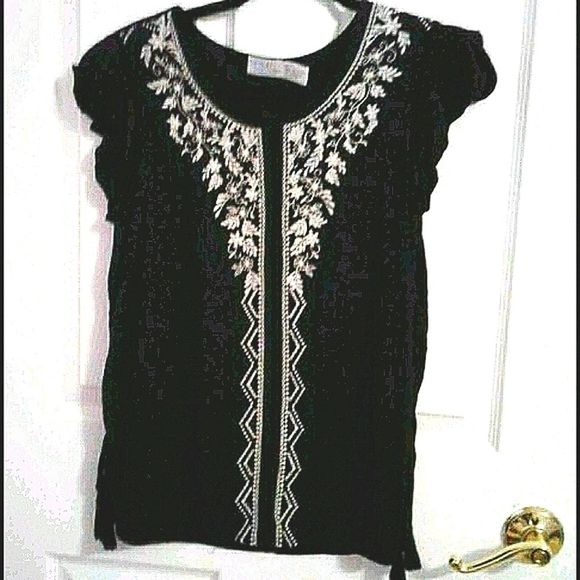 Time & Tru Boho Black & White Floral Embroidery Flutter Sleeves Top - Picture 1 of 6